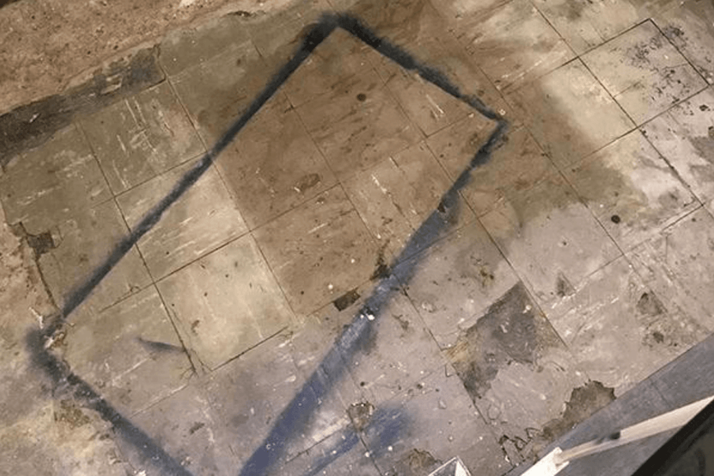 non-friable asbestos removal - image of floor tiles with asbestos